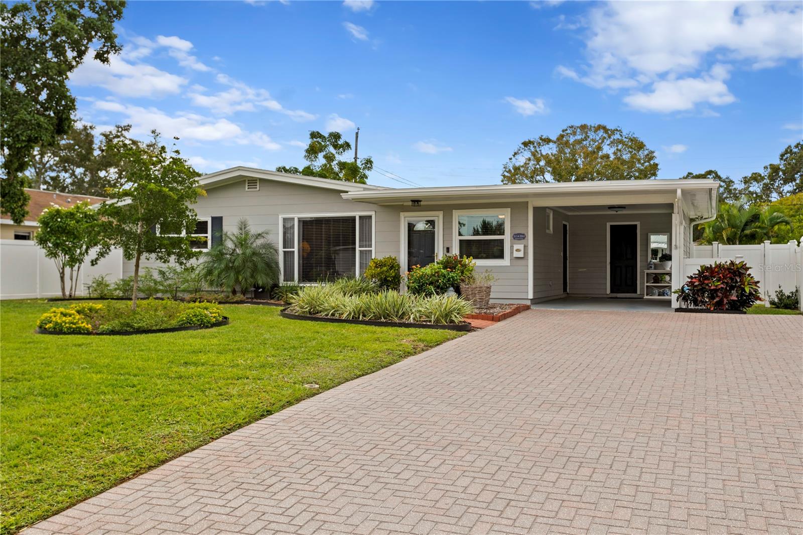DISSTON GARDENS - Residential