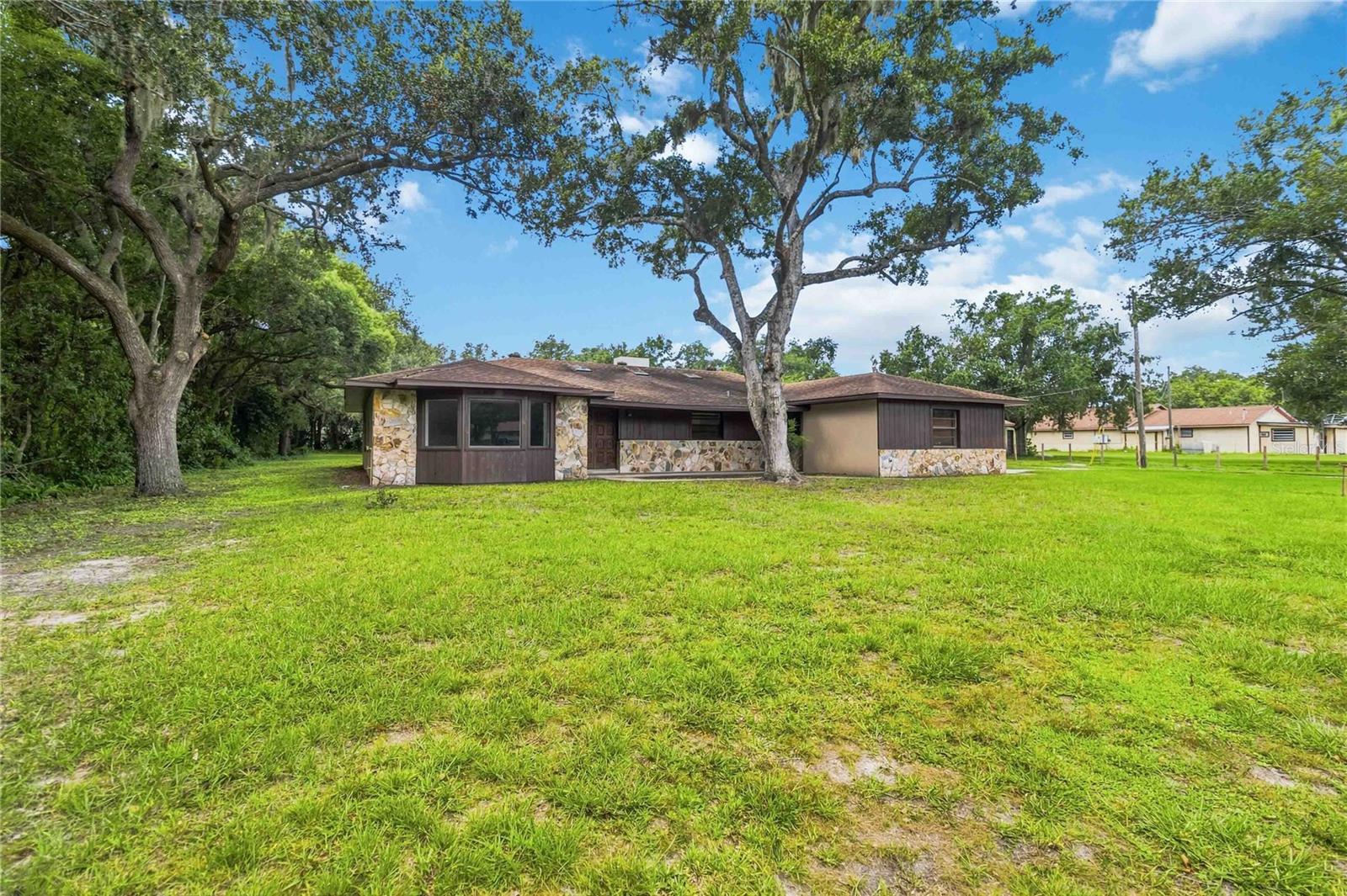 1850 PALMETTO DRIVE