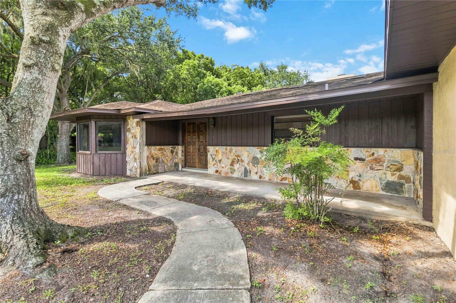 1850 PALMETTO DRIVE