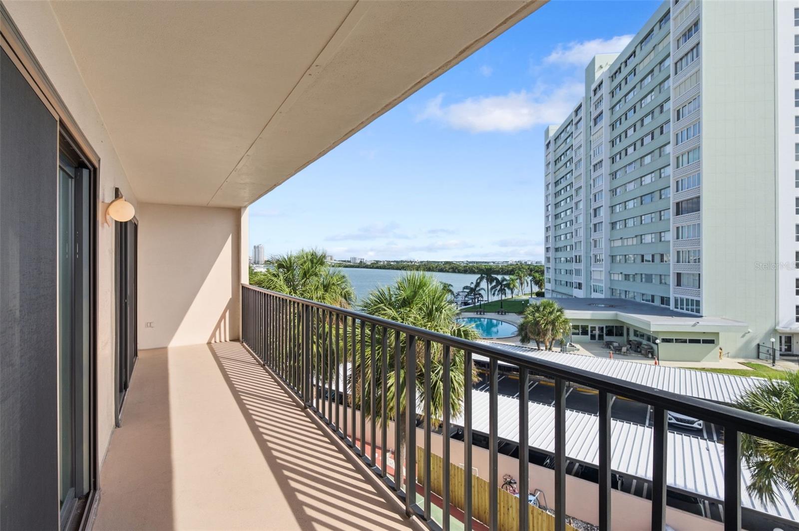 51 ISLAND WAY 411