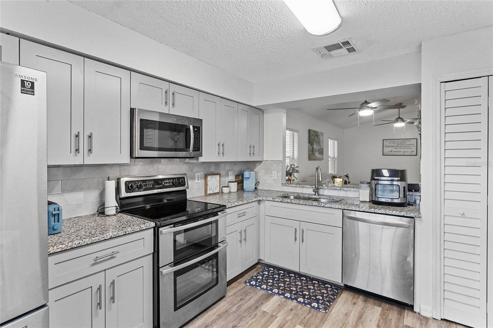 1612 CHATHAM CIRCLE