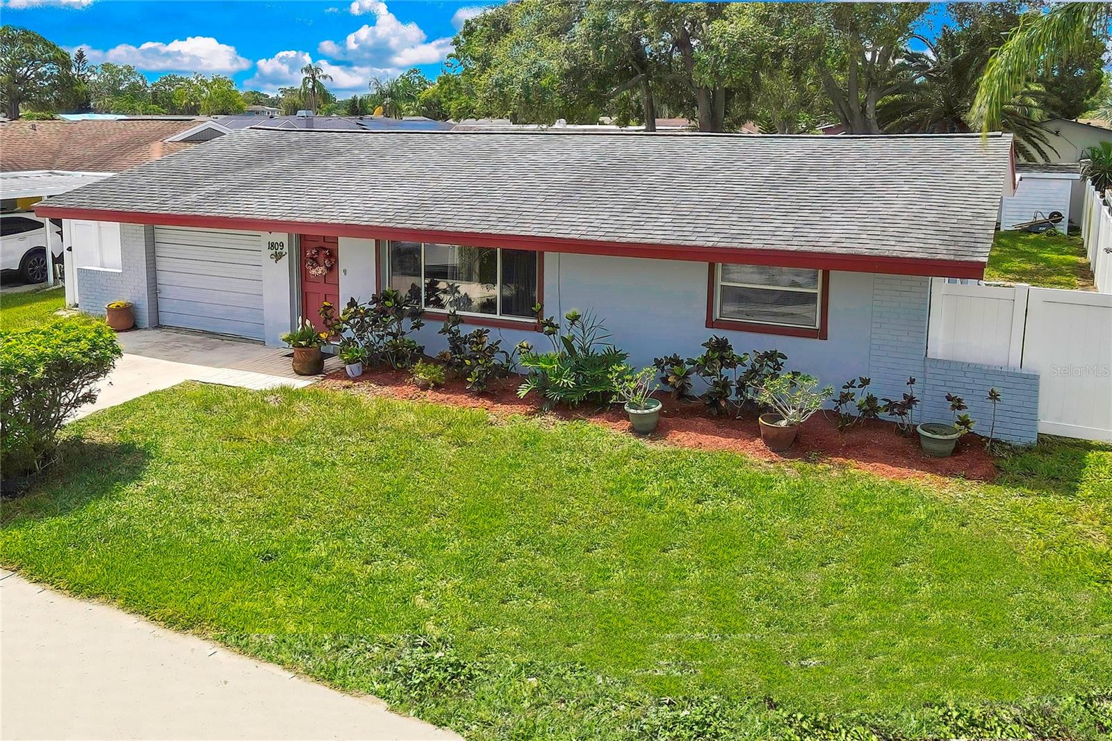 1809 CHINABERRY DRIVE
