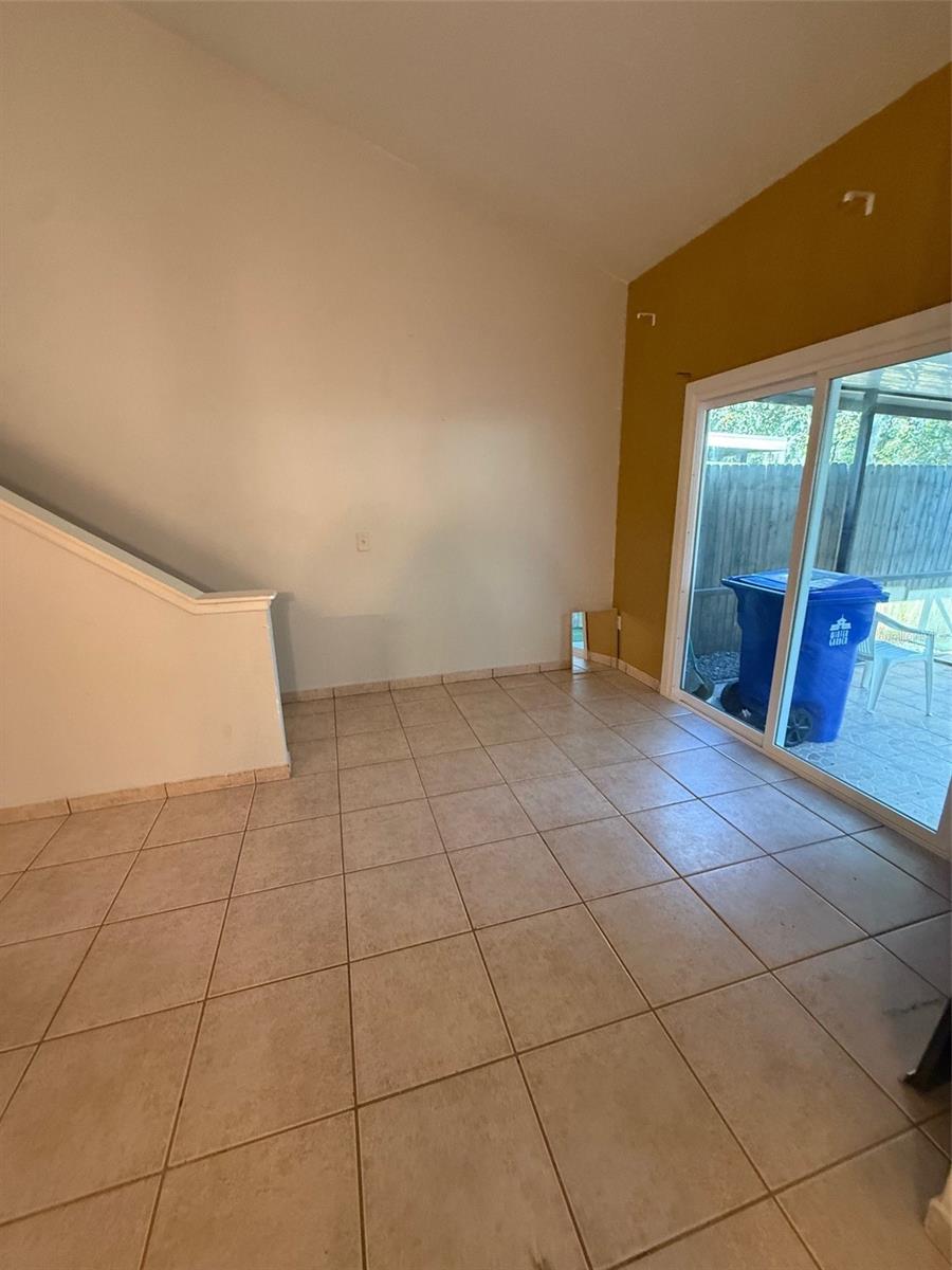 WESTSIDE TWNHMS - Residential Lease