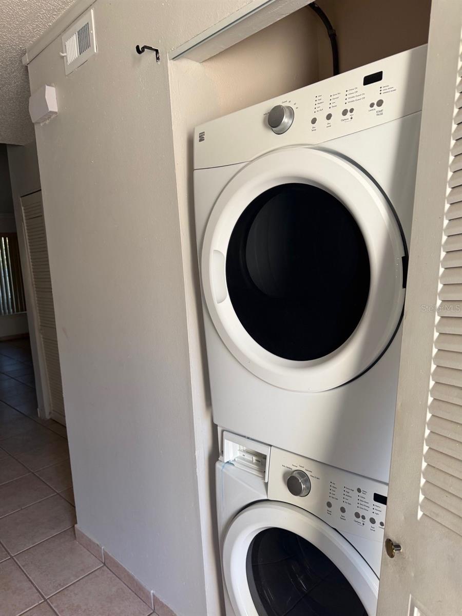 WESTSIDE TWNHMS - Residential Lease