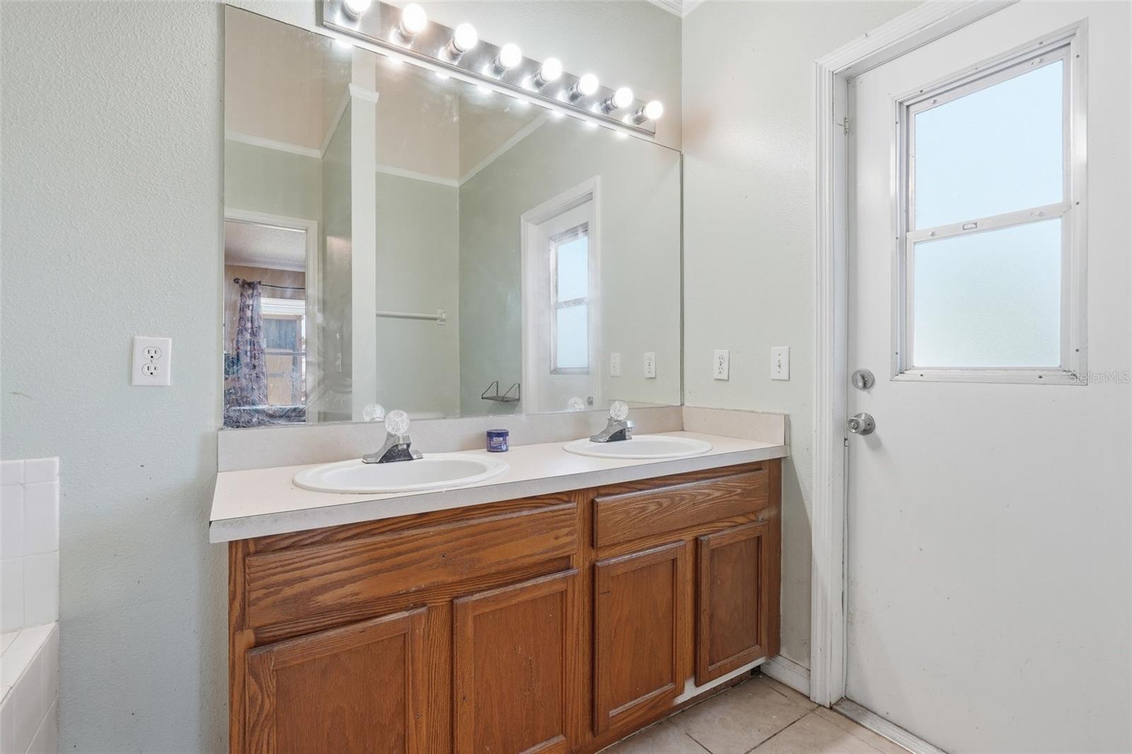 ROYAL RIDGE PH TWO-A - Residential