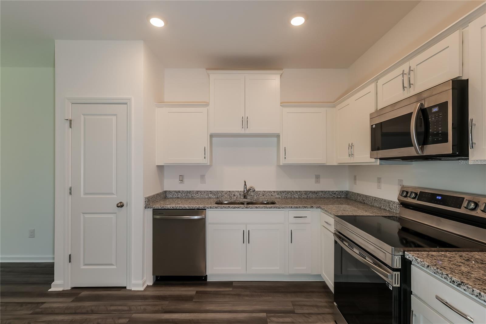 TYSON TWNHMS - Residential