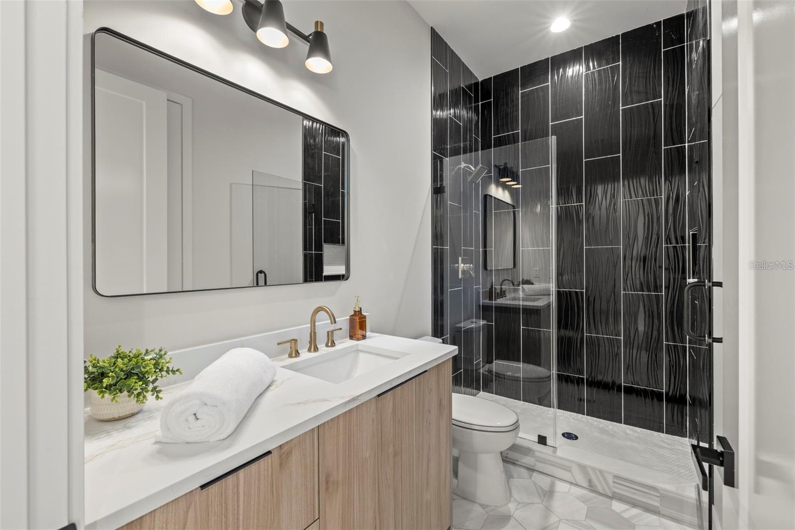 SUBURB ROYAL - Residential Lease