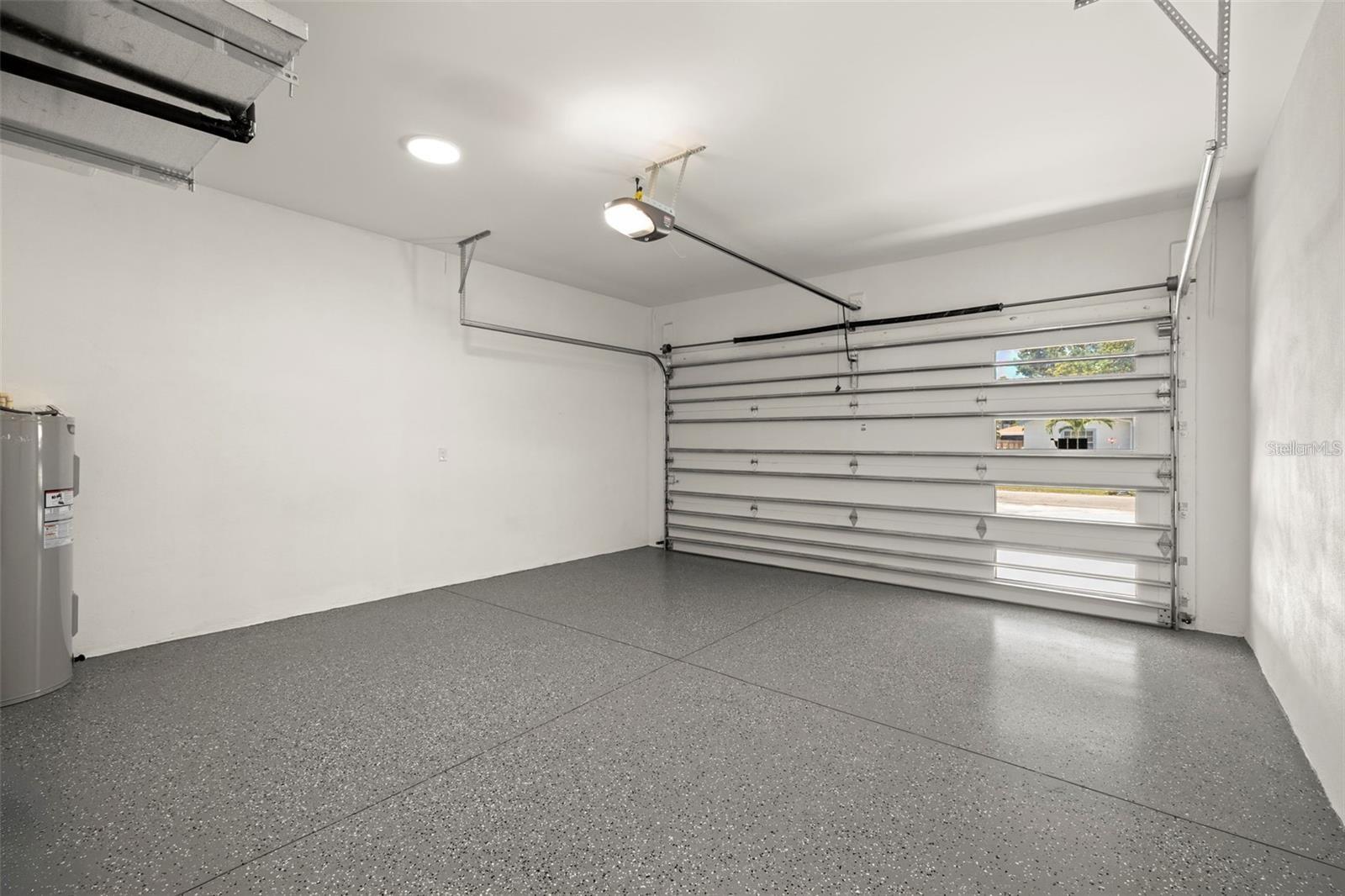 SUBURB ROYAL - Residential Lease