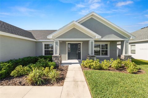 A home in LAKELAND