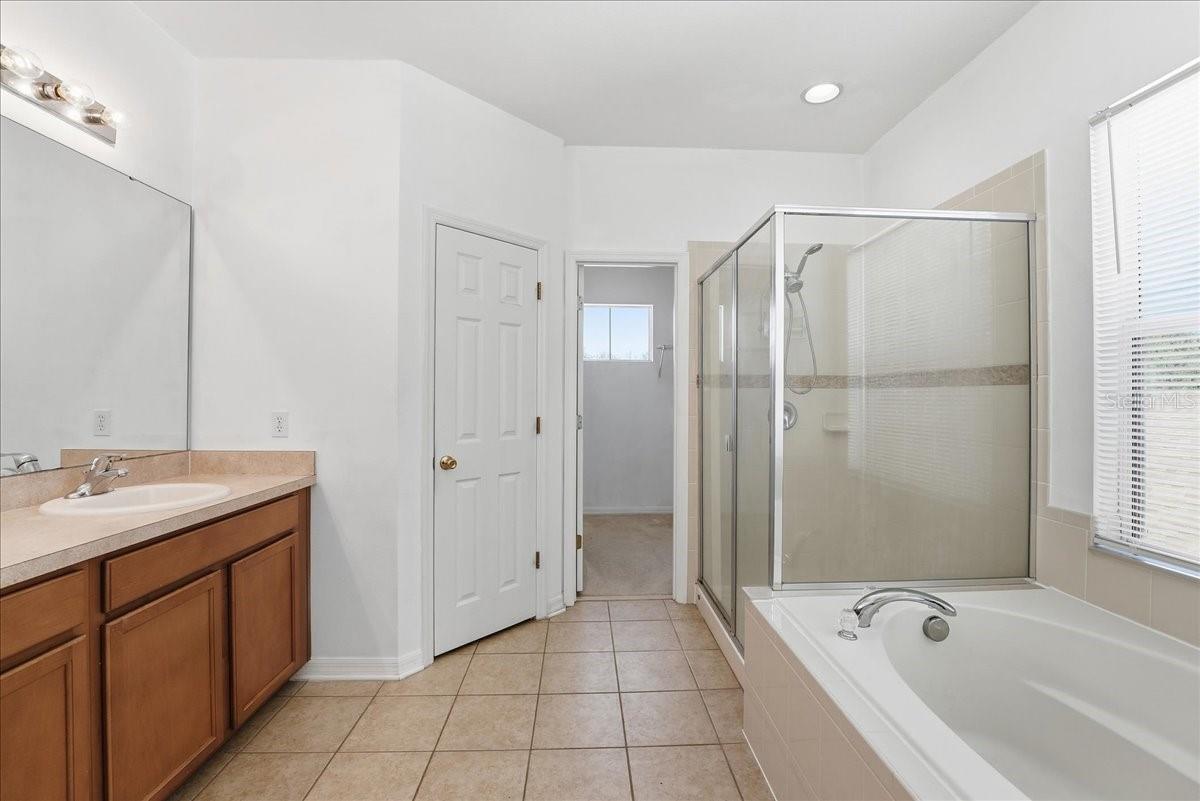 RESERVE/MDW LAKE A-I K M O Q T - Residential Lease