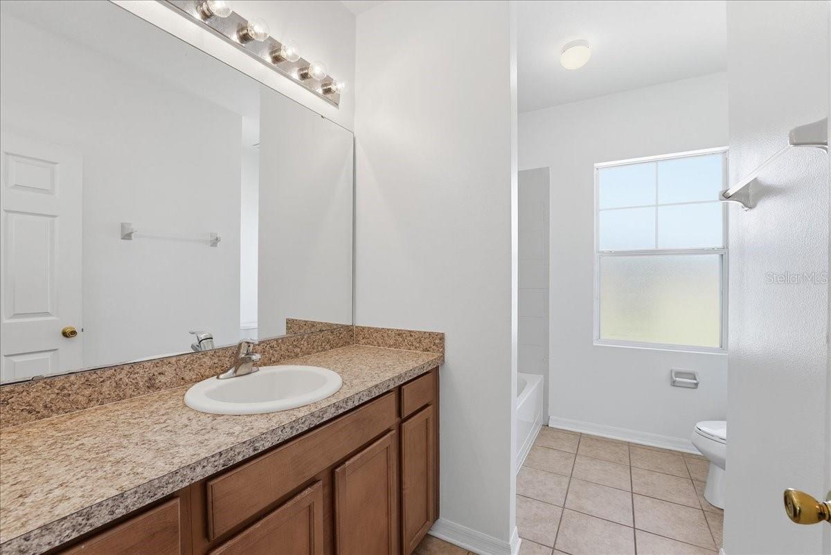 RESERVE/MDW LAKE A-I K M O Q T - Residential Lease