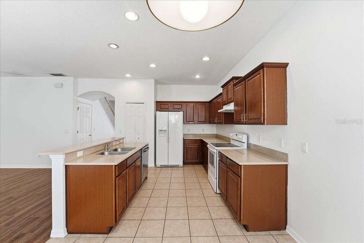 RESERVE/MDW LAKE A-I K M O Q T - Residential Lease