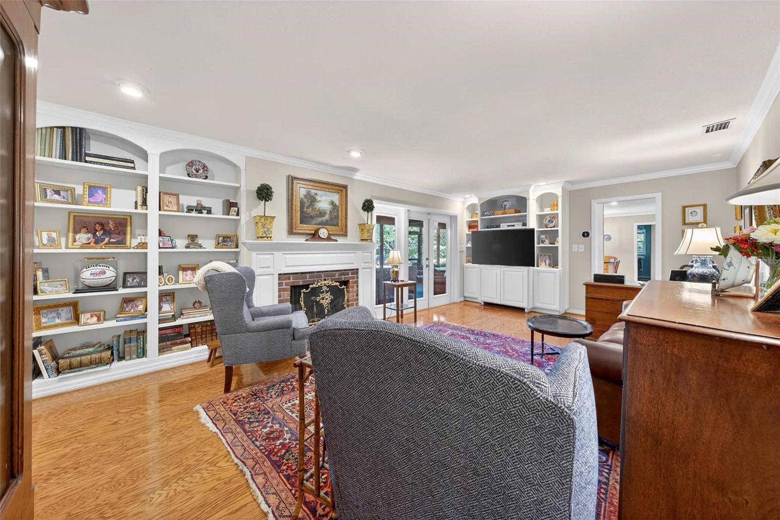 SOUTHERN OAKS - Residential