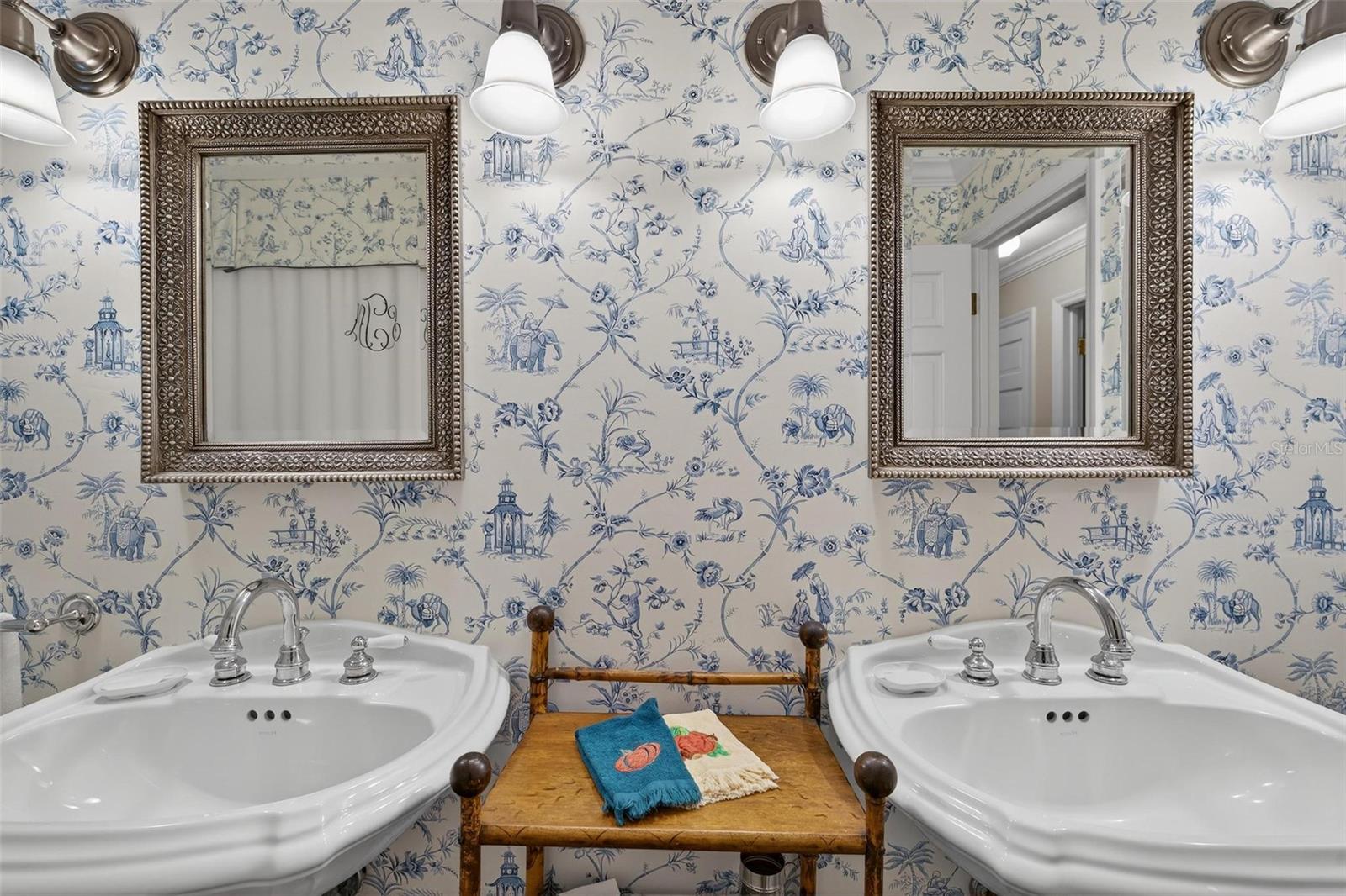 SOUTHERN OAKS - Residential