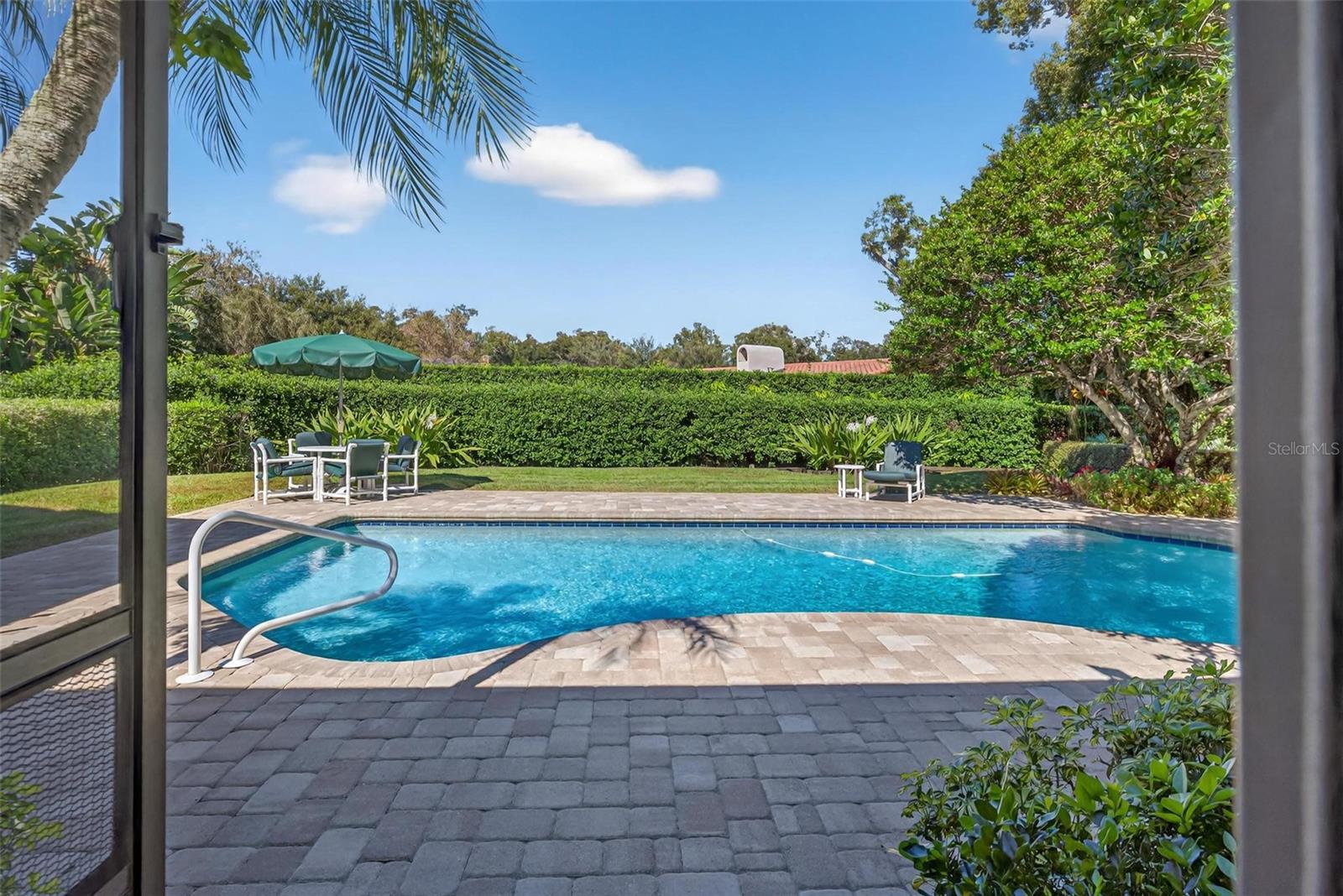 SOUTHERN OAKS - Residential