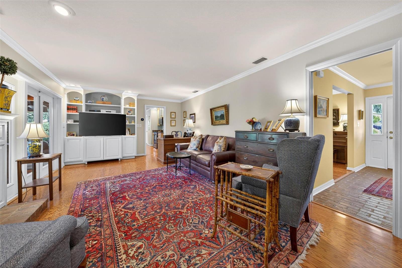 SOUTHERN OAKS - Residential