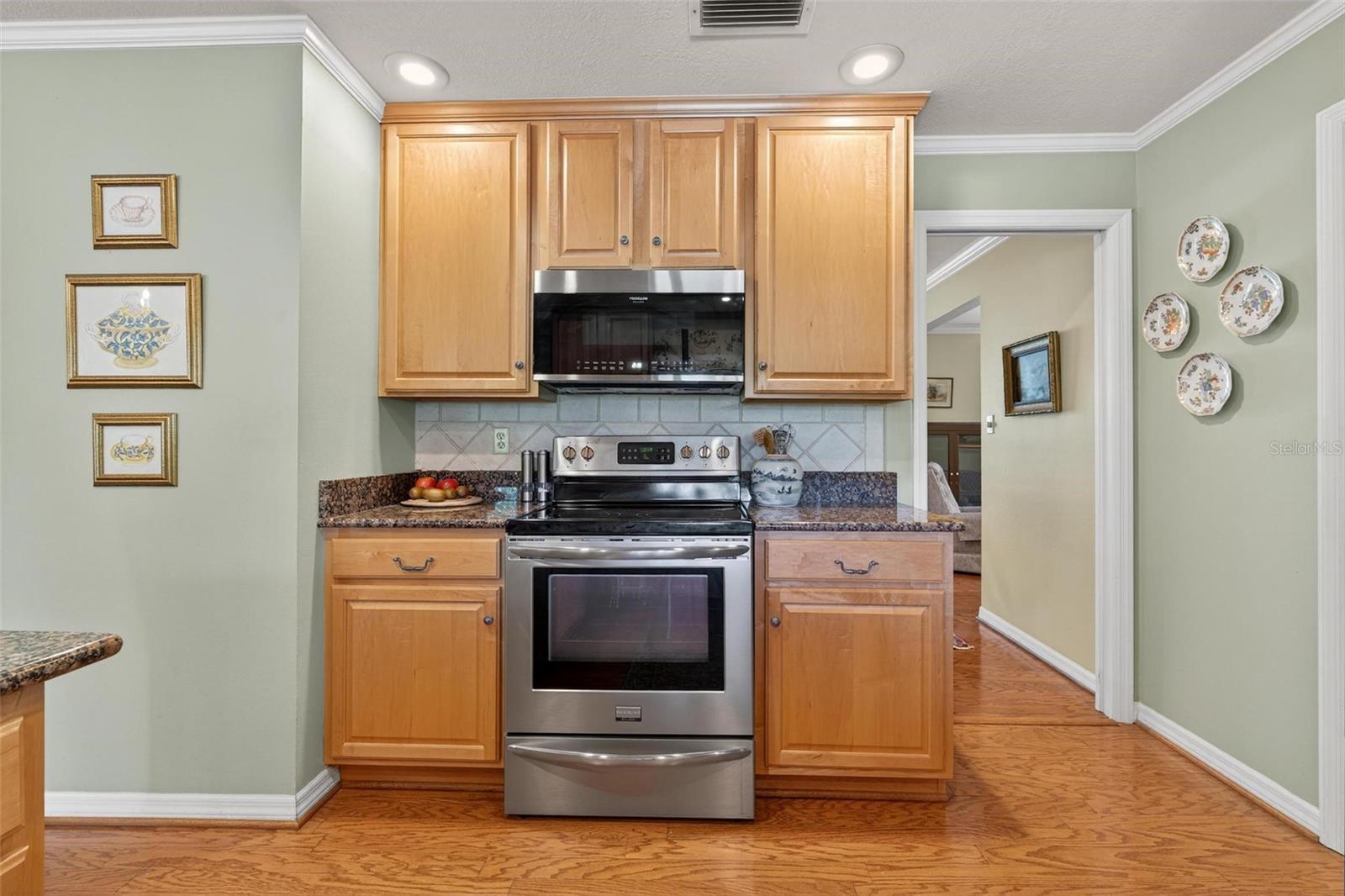 SOUTHERN OAKS - Residential