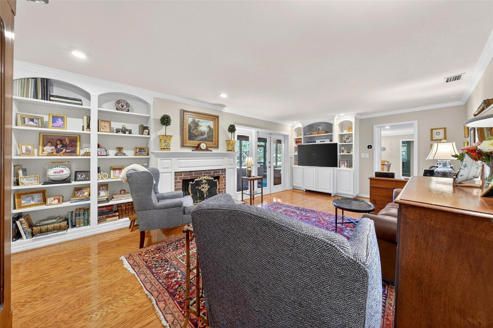 SOUTHERN OAKS - Residential