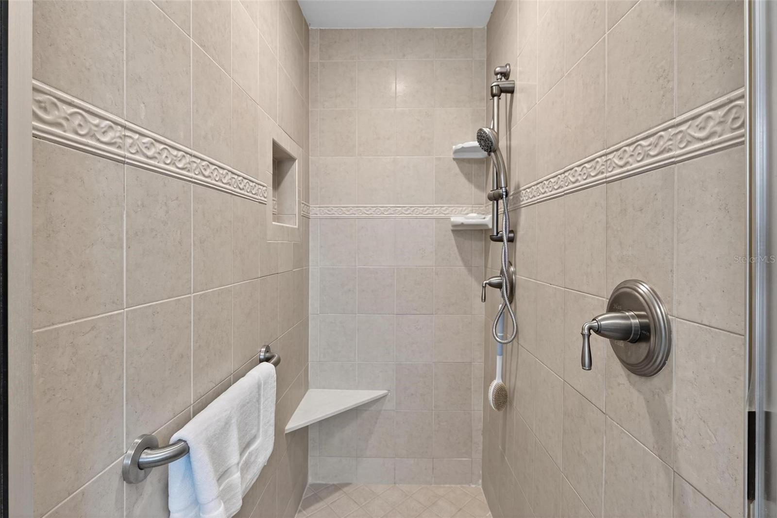 SOUTHERN OAKS - Residential