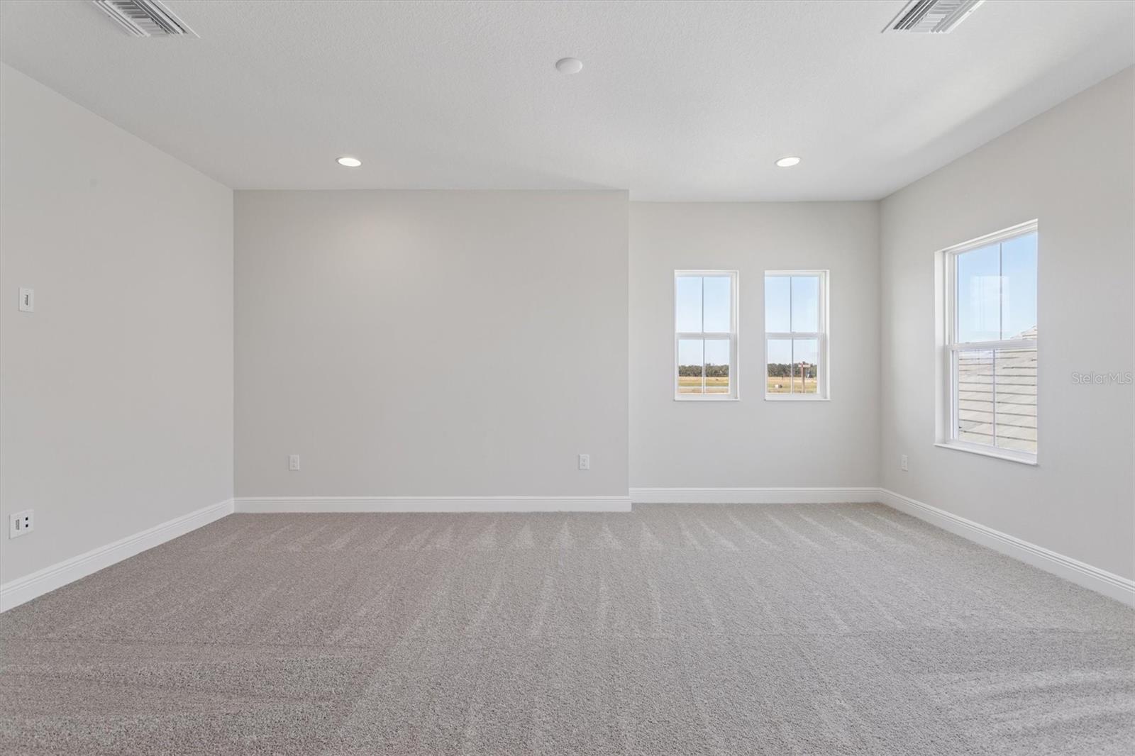 OAKFIELD TRAILS - Residential