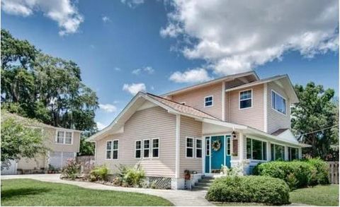 A home in AUBURNDALE