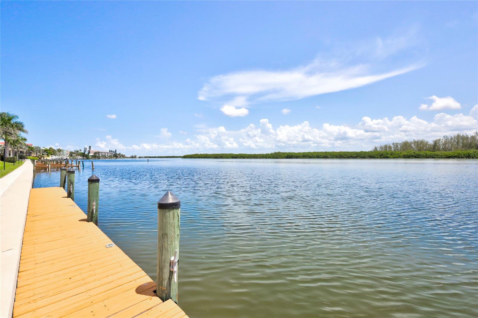 POINTE ON MIDNIGHT PASS - Residential