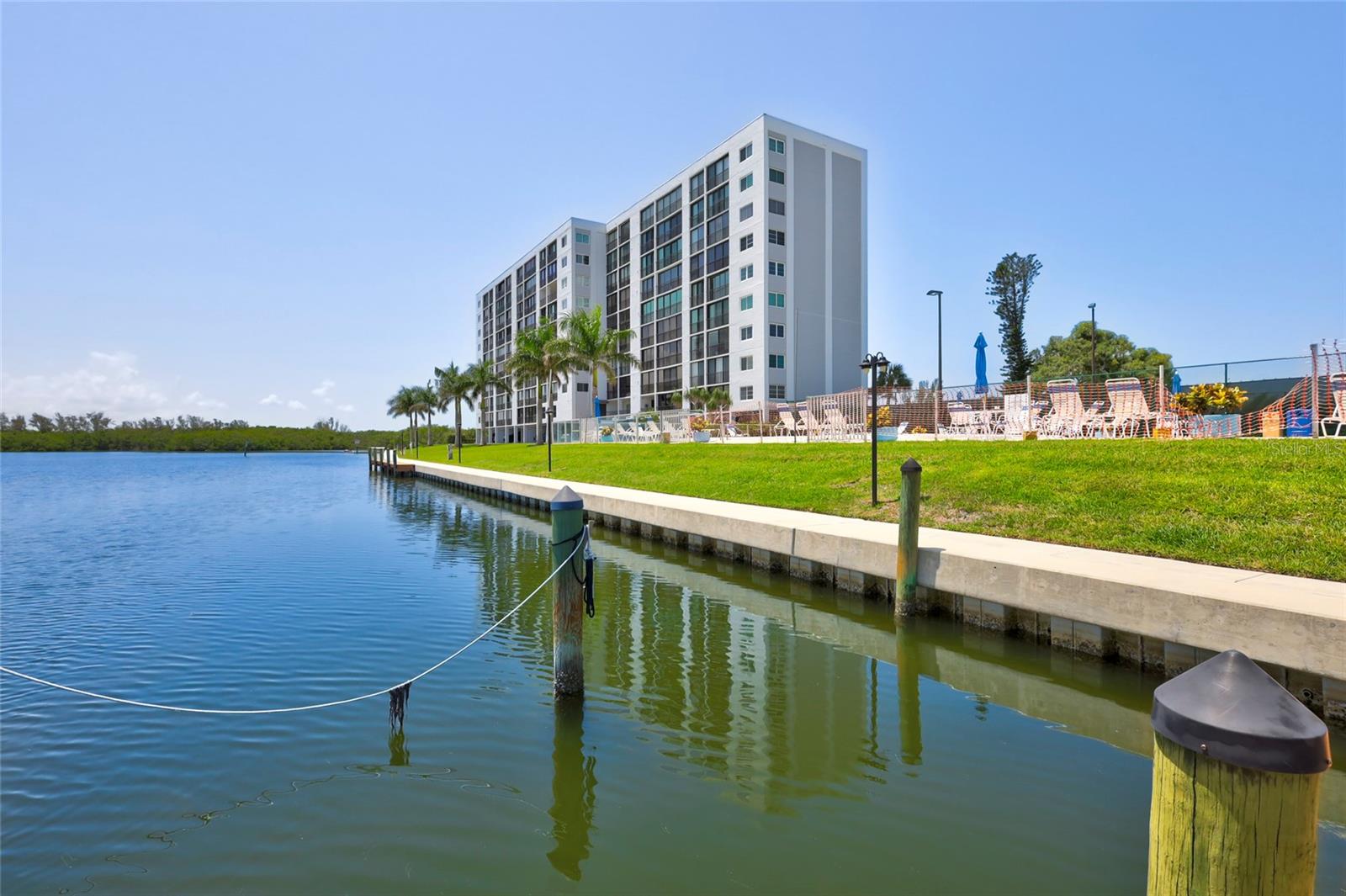 POINTE ON MIDNIGHT PASS - Residential