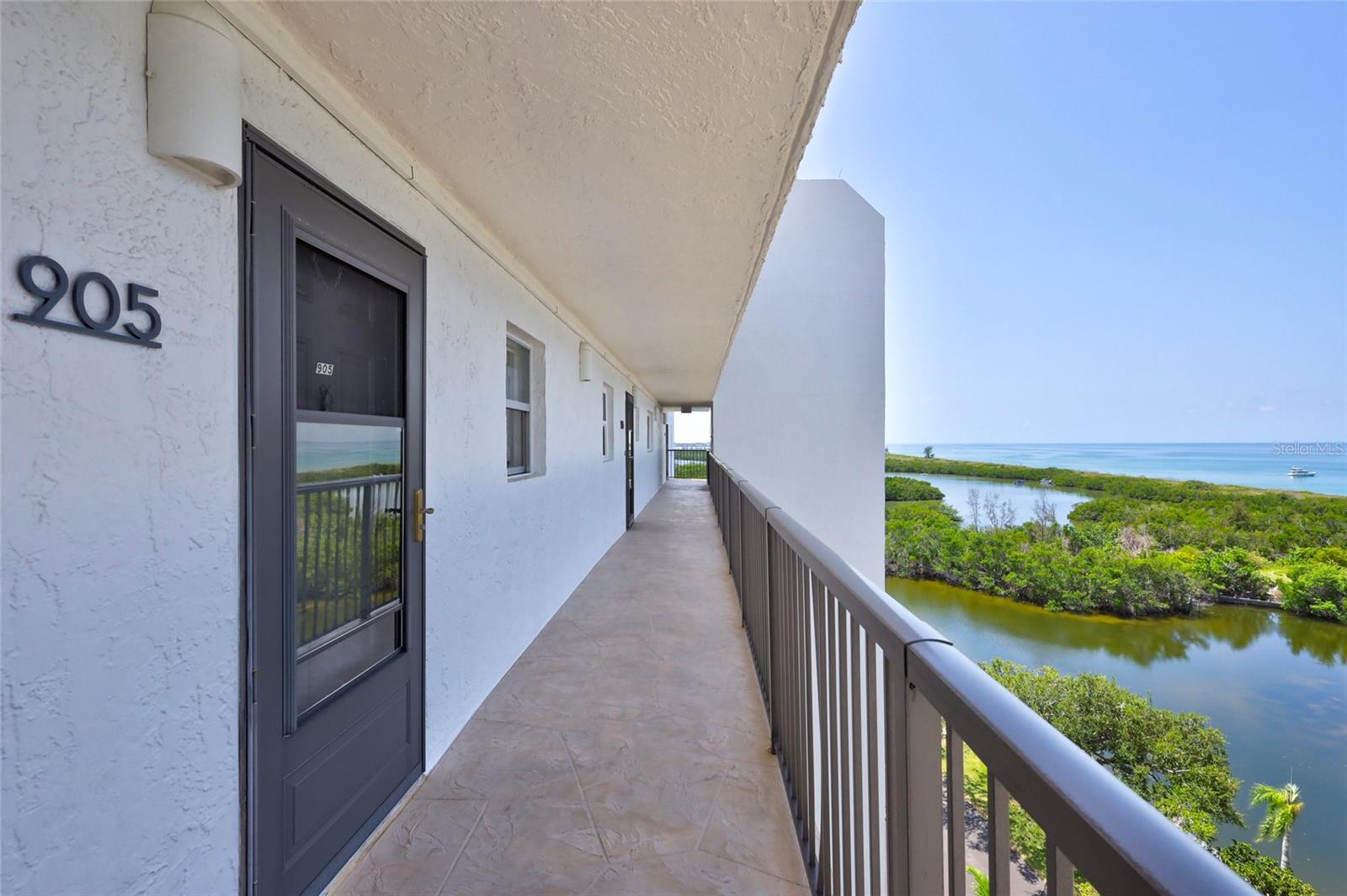 POINTE ON MIDNIGHT PASS - Residential