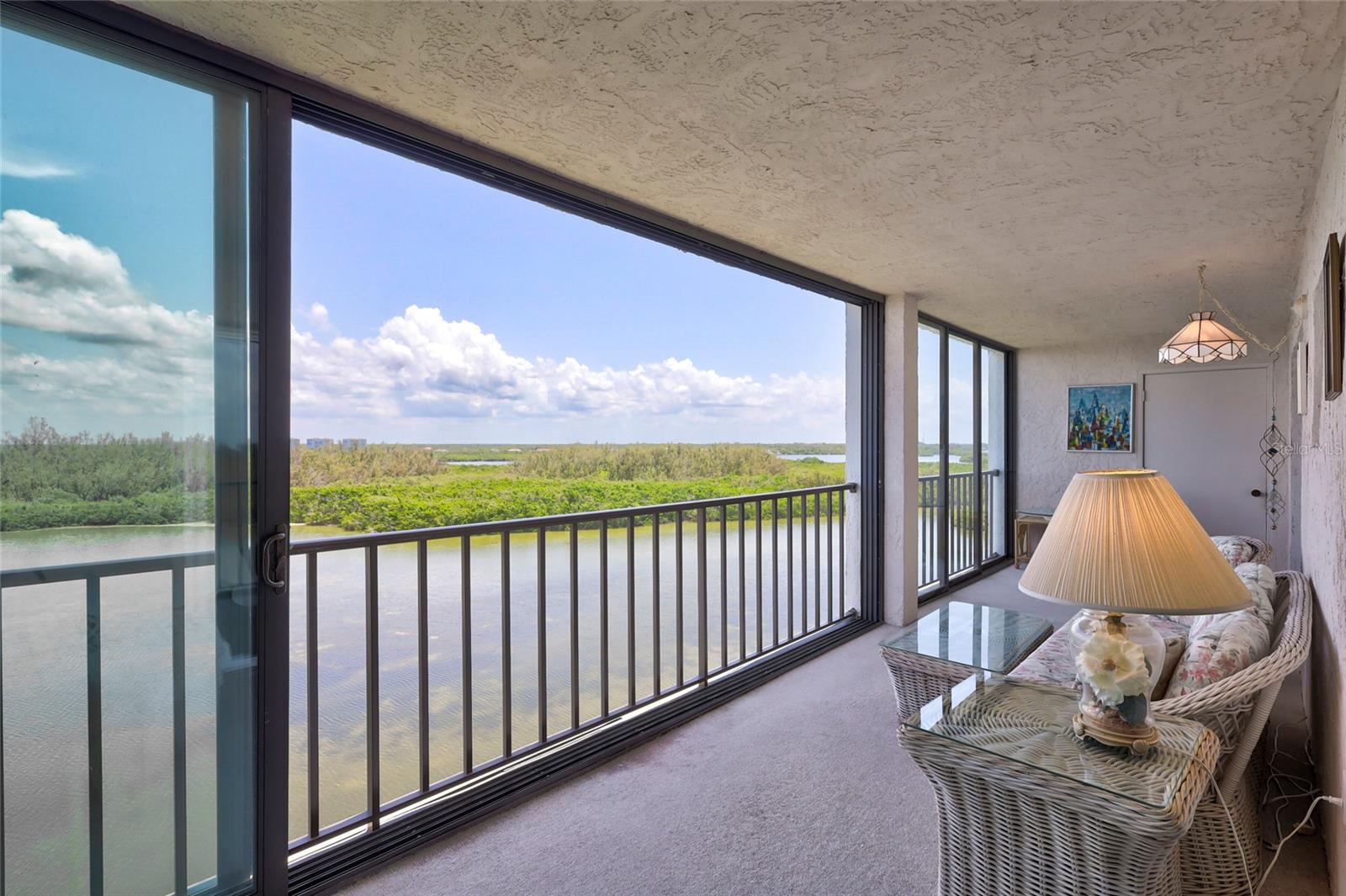 POINTE ON MIDNIGHT PASS - Residential