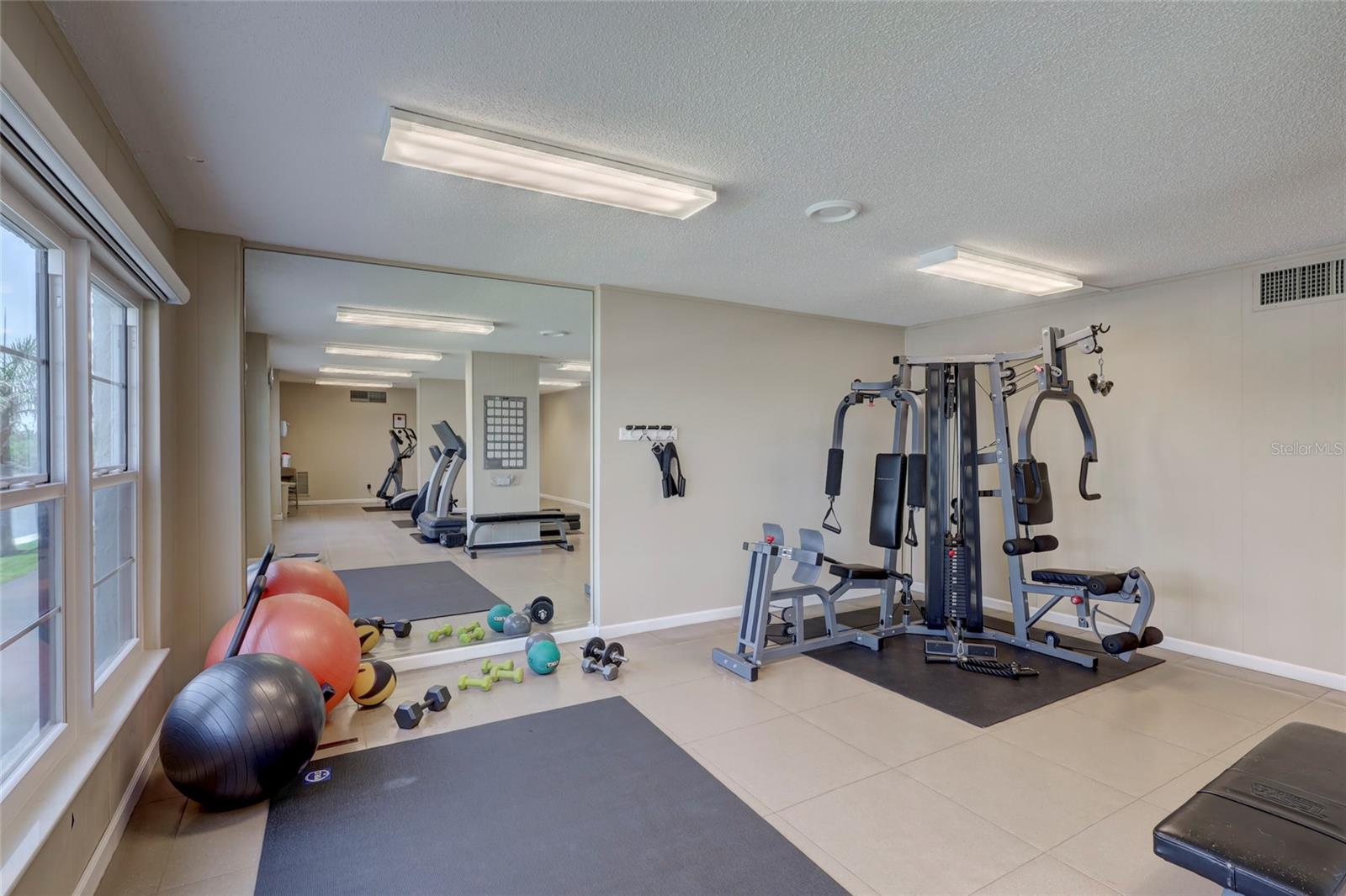 POINTE ON MIDNIGHT PASS - Residential