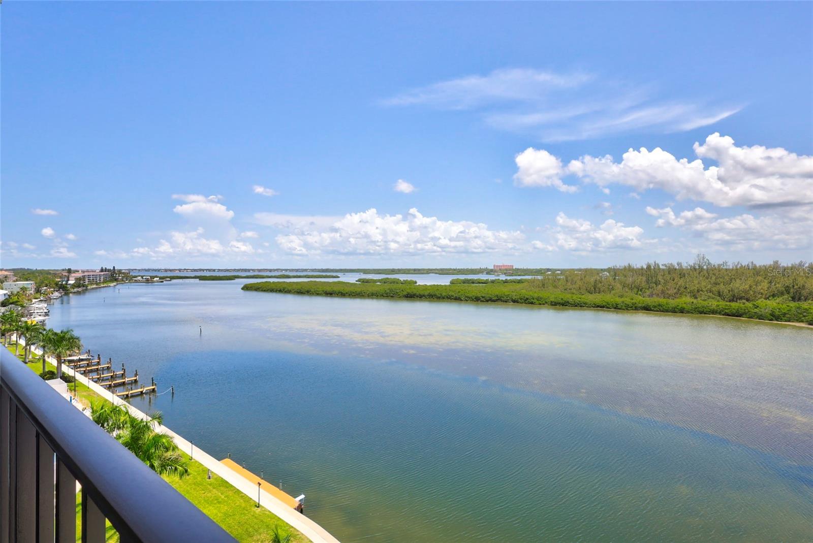 POINTE ON MIDNIGHT PASS - Residential