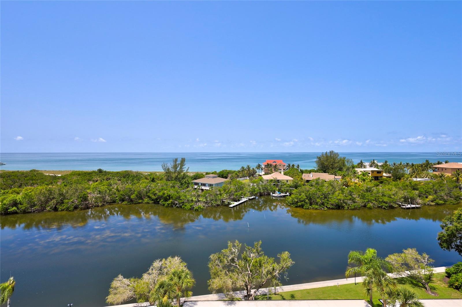 POINTE ON MIDNIGHT PASS - Residential