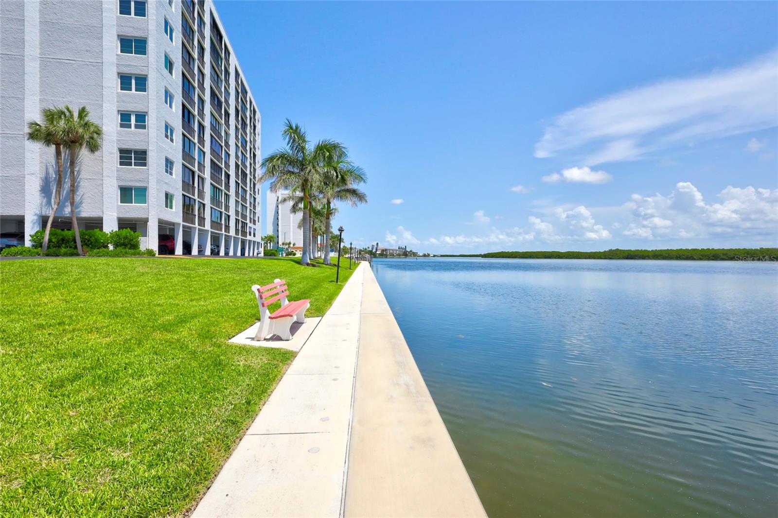 POINTE ON MIDNIGHT PASS - Residential