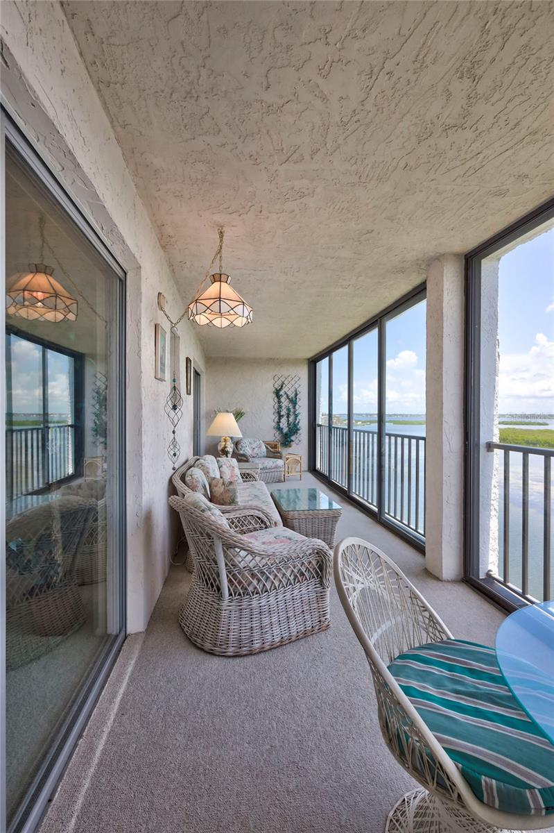 POINTE ON MIDNIGHT PASS - Residential