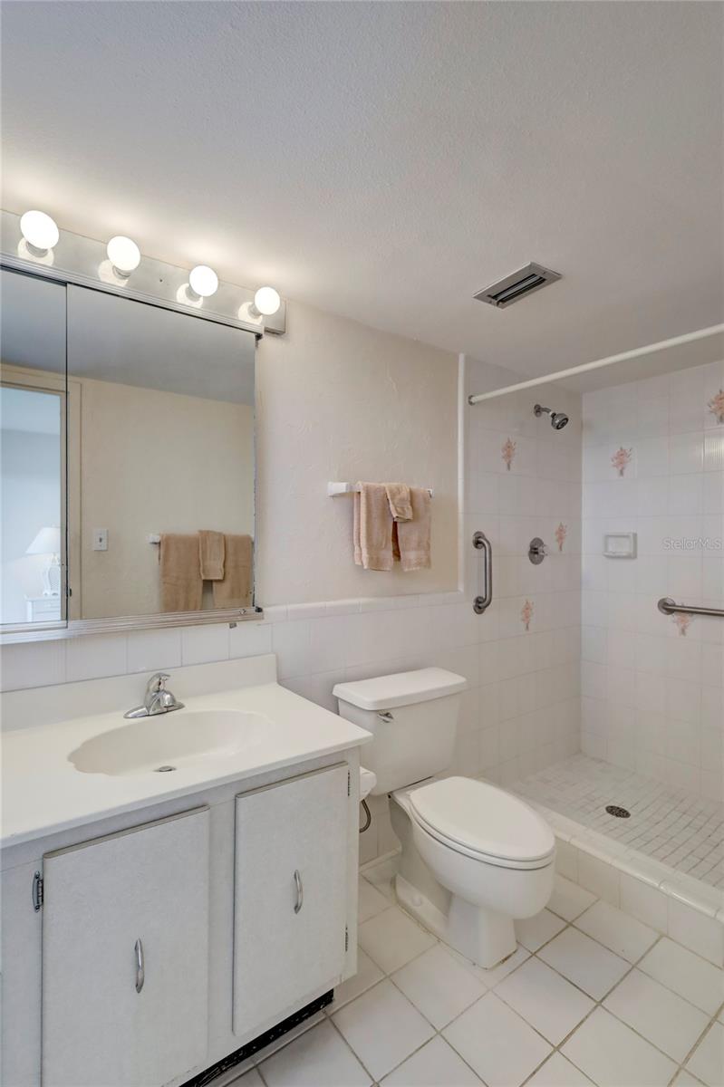 POINTE ON MIDNIGHT PASS - Residential