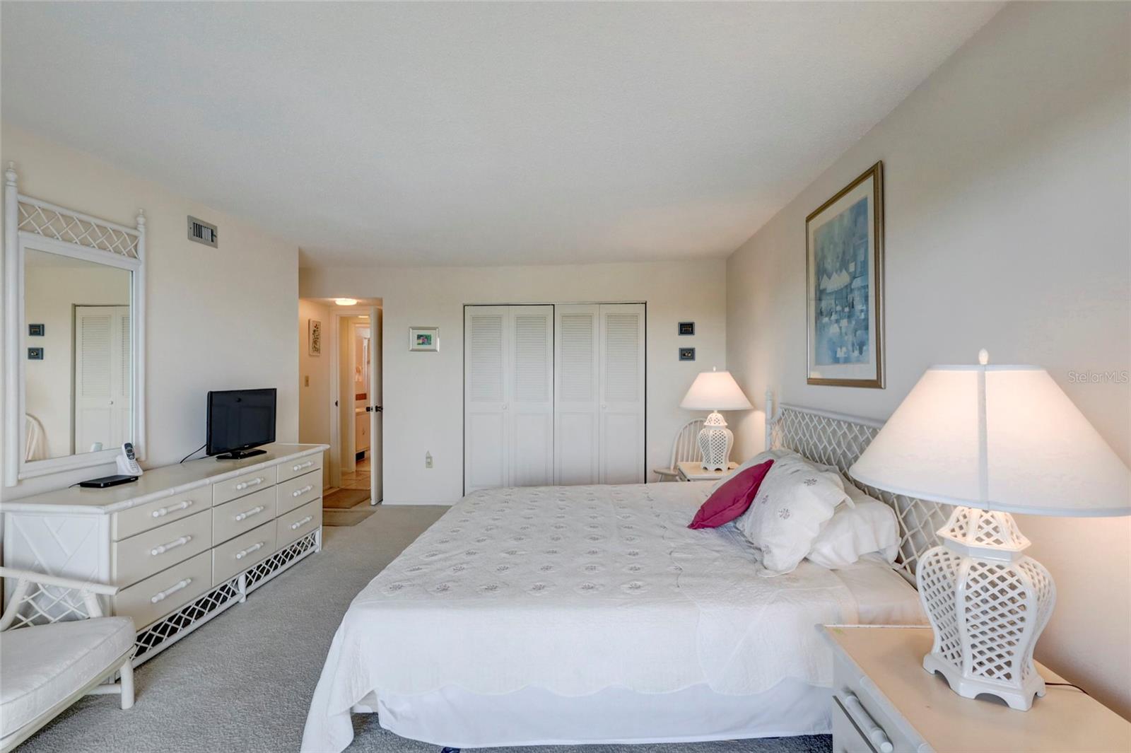 POINTE ON MIDNIGHT PASS - Residential