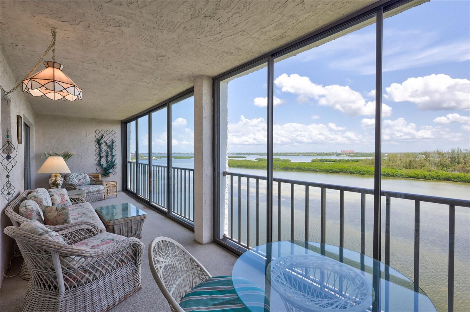 POINTE ON MIDNIGHT PASS - Residential