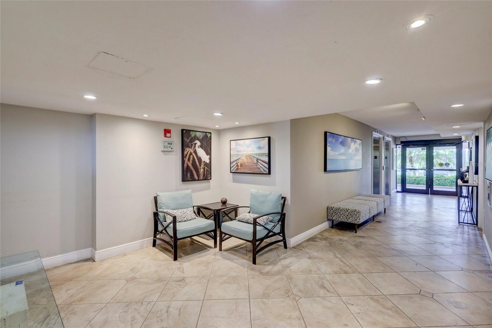 POINTE ON MIDNIGHT PASS - Residential