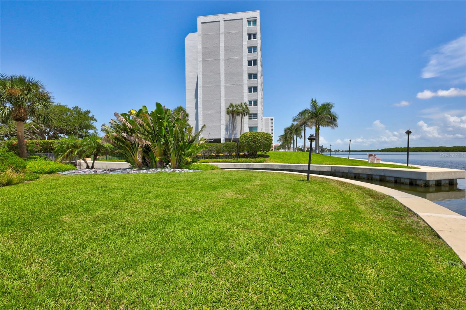 POINTE ON MIDNIGHT PASS - Residential