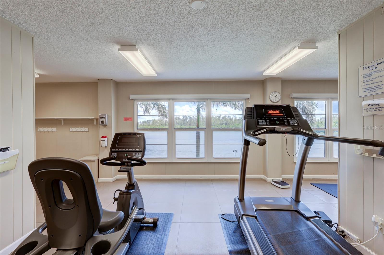 POINTE ON MIDNIGHT PASS - Residential