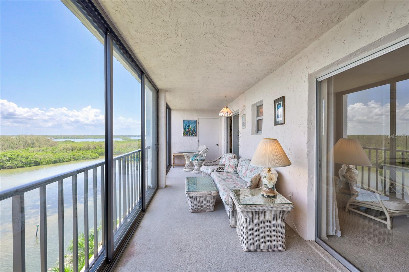 POINTE ON MIDNIGHT PASS - Residential