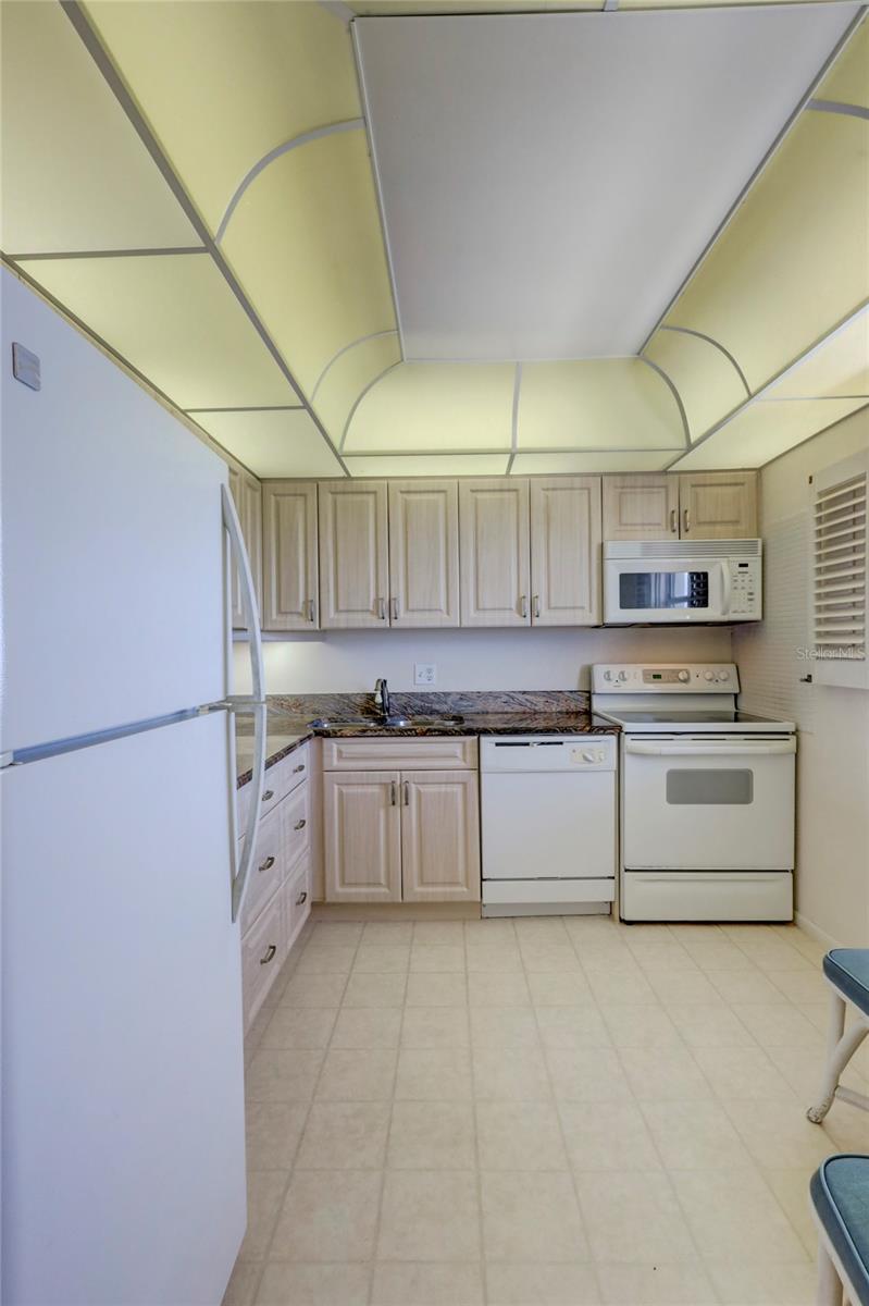 POINTE ON MIDNIGHT PASS - Residential