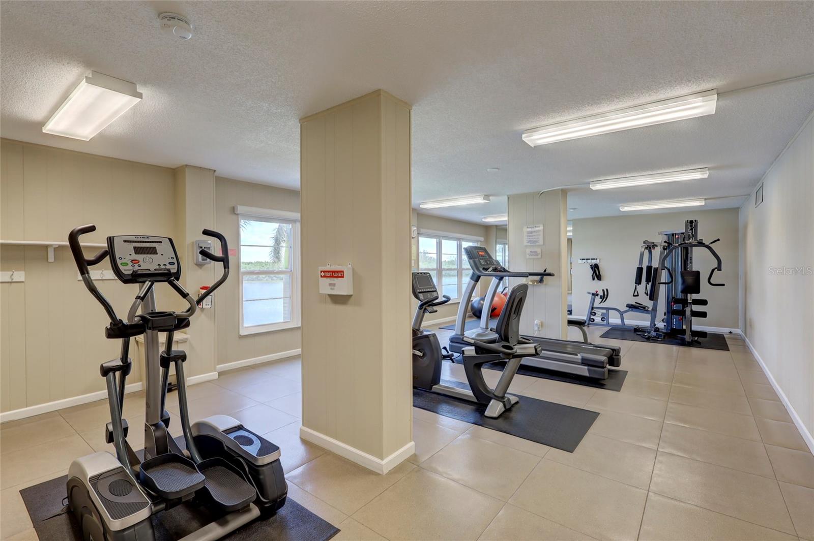 POINTE ON MIDNIGHT PASS - Residential