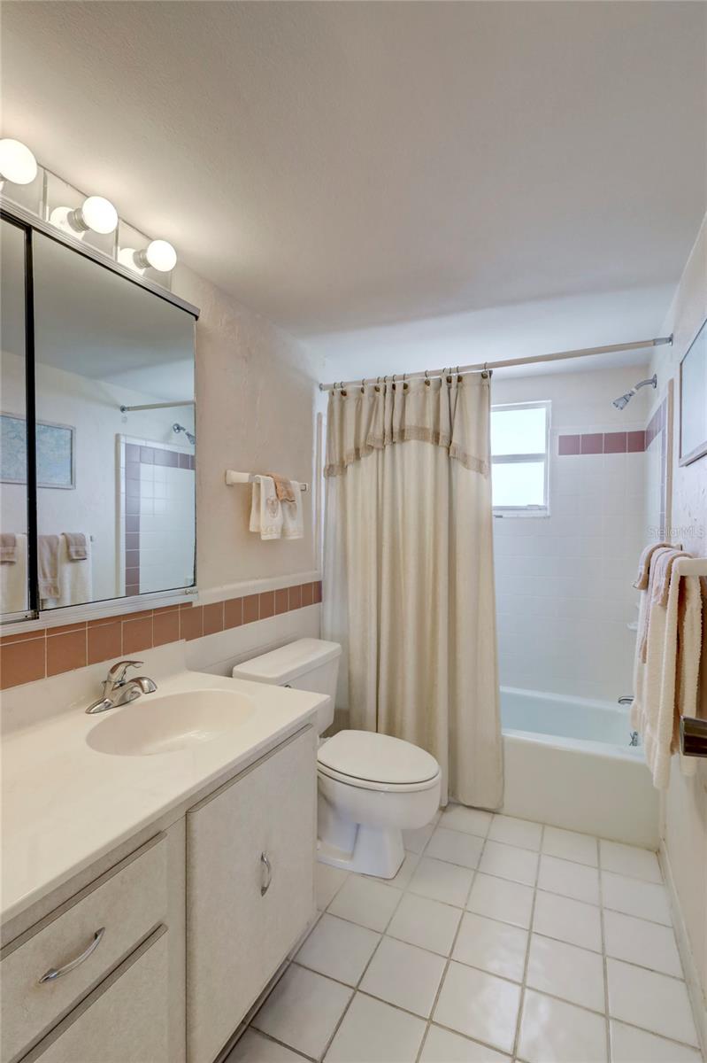 POINTE ON MIDNIGHT PASS - Residential