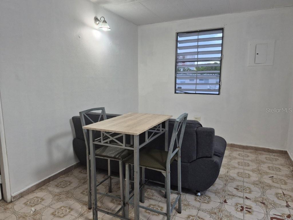 443 CALLE ALCIDES REYES 2