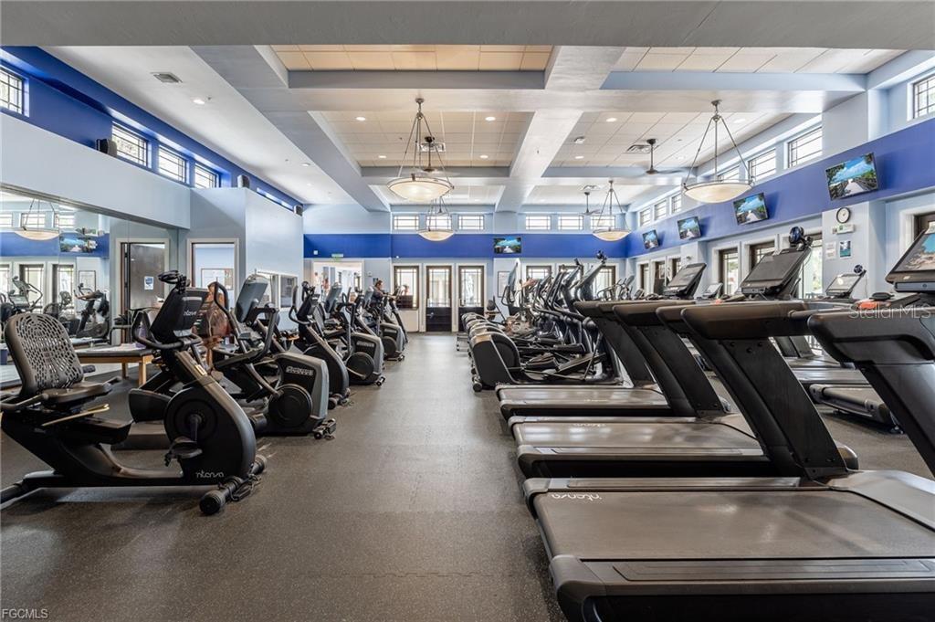 VILLA CAPRI/PELICAN PRESERVET - Residential