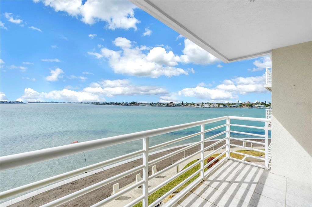 Photo of 6105 Bahia Del Mar Circle #384, St Petersburg, FL 33715 (MLS # TB8472639)