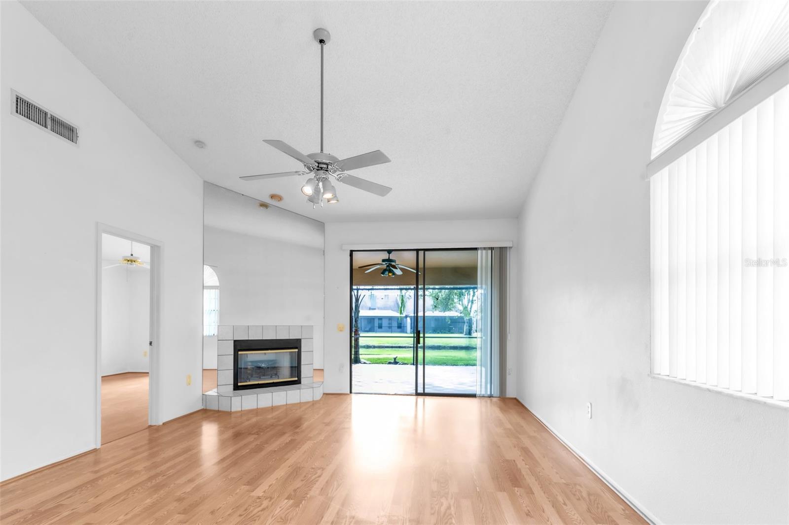 SALEM SQUARE - Residential