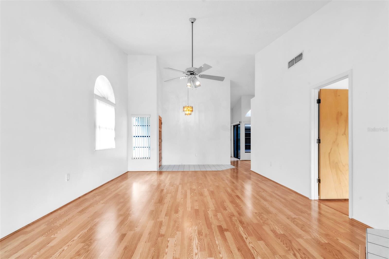 SALEM SQUARE - Residential