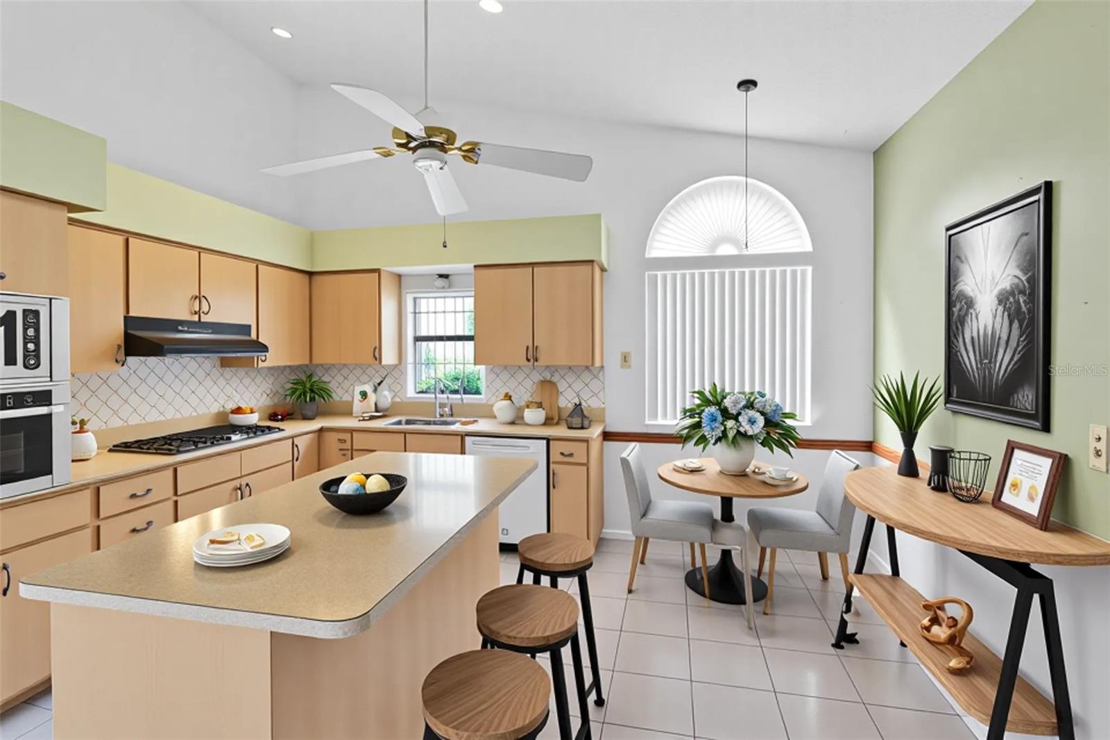 SALEM SQUARE - Residential